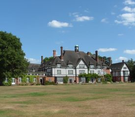 Школа LINES Queenswood в Англии